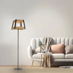 Paul Neuhaus Industrielle Stehlampe schwarz mit Holz - Krati