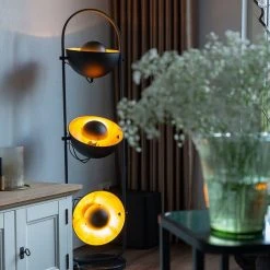 QAZQA Industrielle Stehlampe schwarz mit goldenen 3-Lichtern - Emilienne Novo