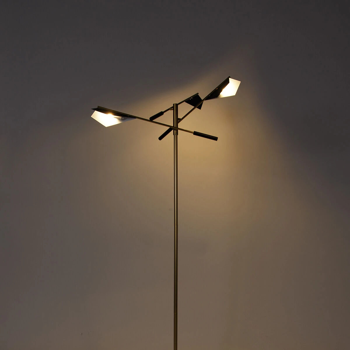 QAZQA Design-Stehlampe Schwarz mit Gold 3-flammig - Sinem 12 QAZQA Design-Stehlampe Schwarz mit Gold 3-flammig - Sinem – Bild 10